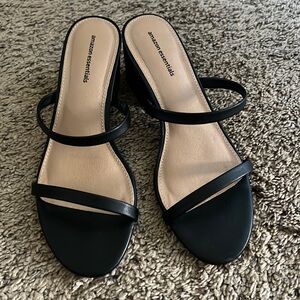 Black straps slide sandals